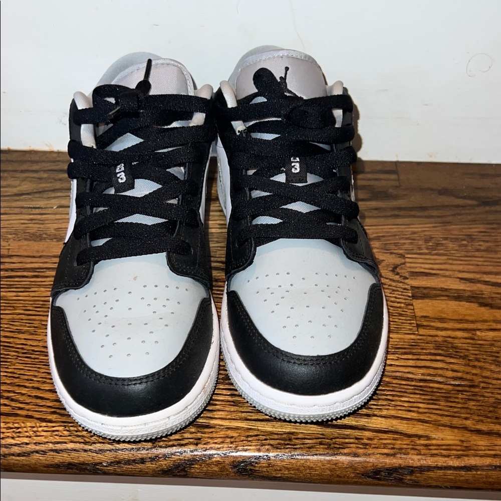 JORDANS YOUTH Black and Gray Sneakers